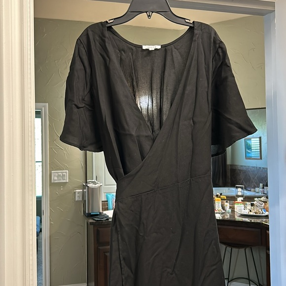 NWOT Vetta Flutter Sleeve Wrap Dress Black Size Small - Picture 4 of 6